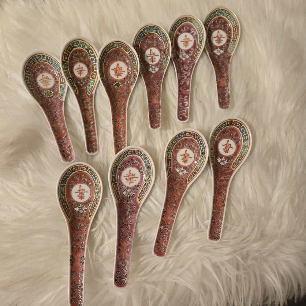 Vintage Chinese Mun Shou Jingdezhen Porcelain Famille Rose Red Spoons x 10